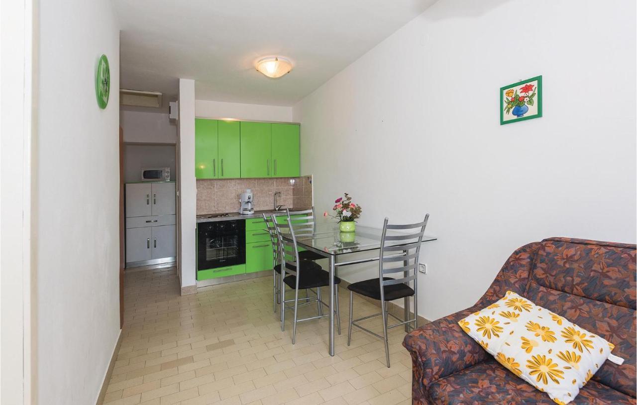 Beautiful Apartment In Rogoznica With Wifi ภายนอก รูปภาพ