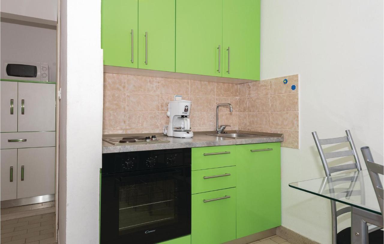 Beautiful Apartment In Rogoznica With Wifi ภายนอก รูปภาพ