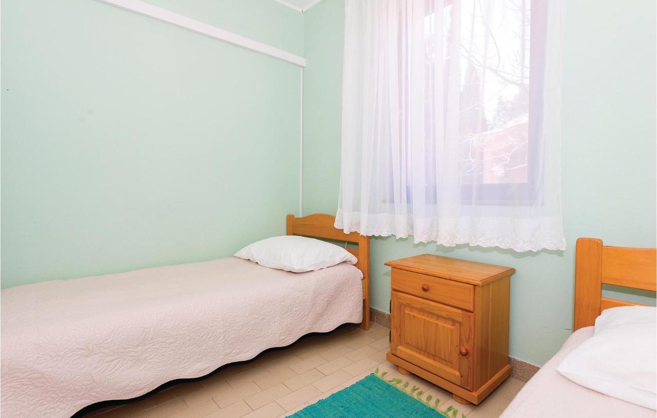 Beautiful Apartment In Rogoznica With Wifi ภายนอก รูปภาพ